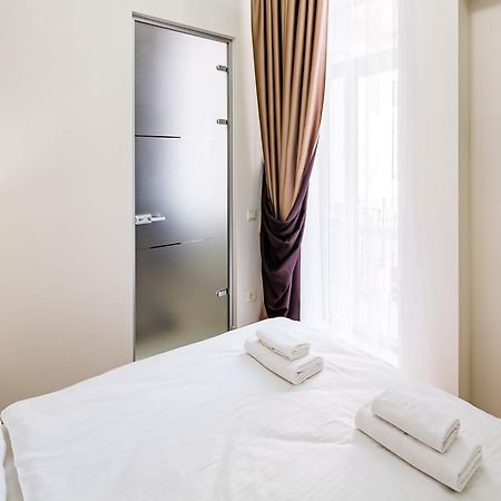 Leogrand Deluxe Apartments On Doroshenka 17 Львов Экстерьер фото