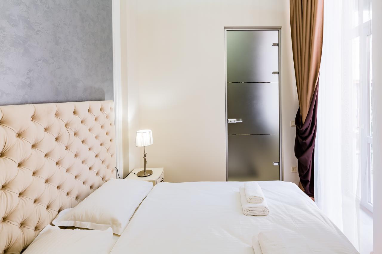 Leogrand Deluxe Apartments On Doroshenka 17 Львов Экстерьер фото